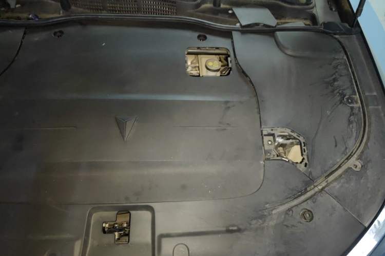 Used Deepal SL03 2023 200Max Range-Extended Version Engine Bay Left