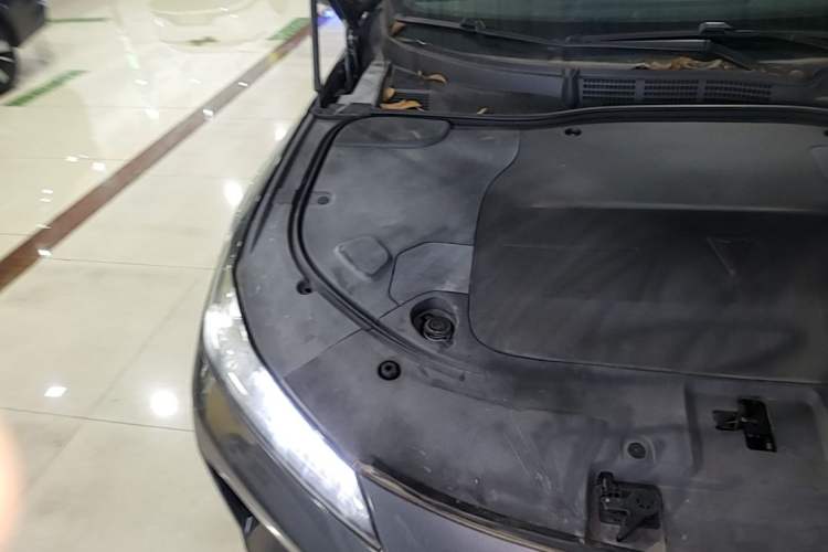 Used Deepal SL03 2023 200Max Range-Extended Version Engine Bay Right