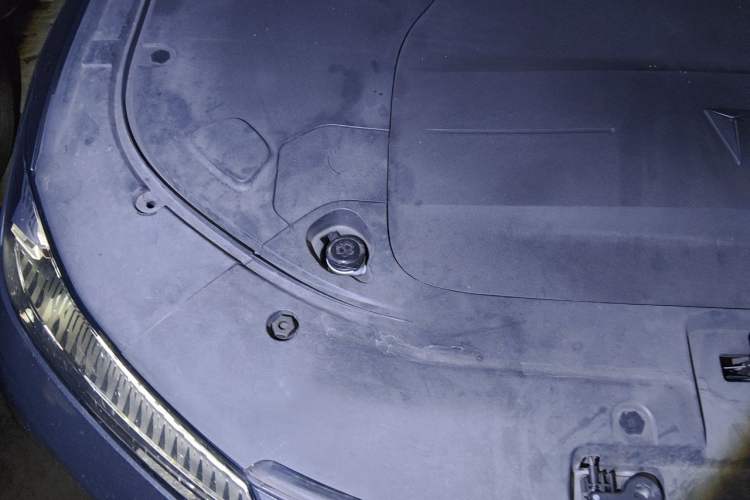 Used Deepal SL03 2023 200Max Range-Extended Version Engine Bay Right