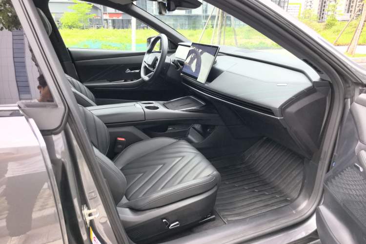 Used Deepal SL03 2023 200Max Range-Extended Version Interior 5