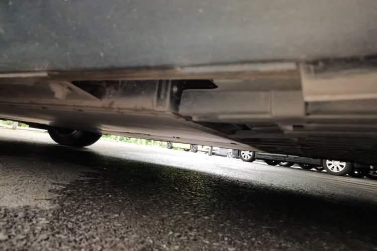 Used Deepal SL03 2023 515MAX Pure Electric Version Left Side Sill