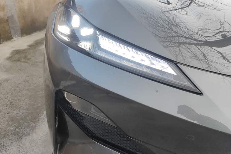 Used Deepal SL03 2023 705MAX Pure Electric Version Right Front Headlight