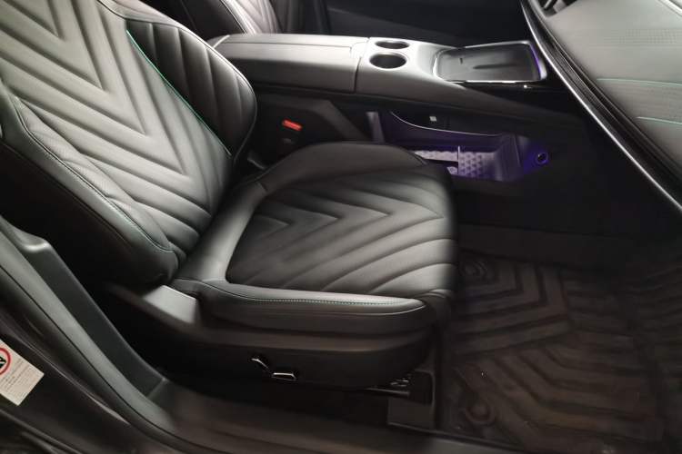 Used Deepal SL03 2023 515MAX Pure Electric Version Right Front Seat