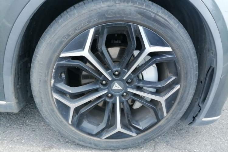 Used Deepal SL03 2023 200Max Range-Extended Version Right Front Wheel Hub