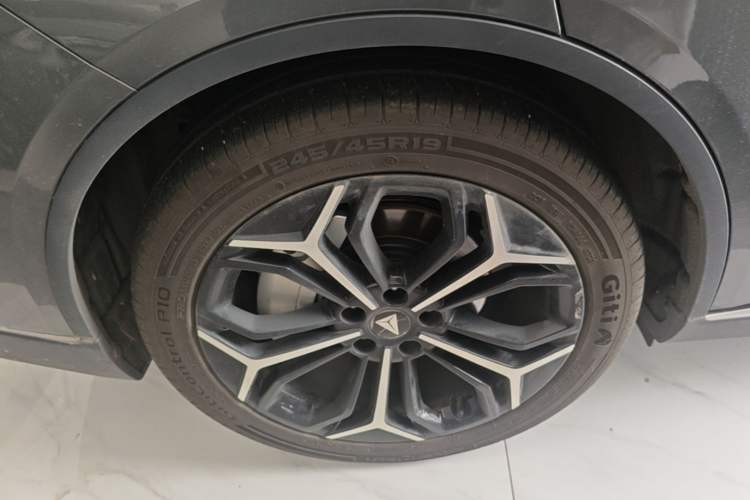 Used Deepal SL03 2023 200Max Range-Extended Version Right Rear Wheel Hub