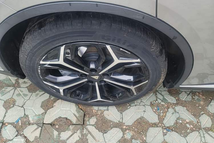 Used Deepal SL03 2023 200Max Range-Extended Version Right Rear Wheel Hub