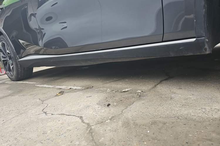 Used Deepal SL03 2023 200Max Range-Extended Version Right Side Sill