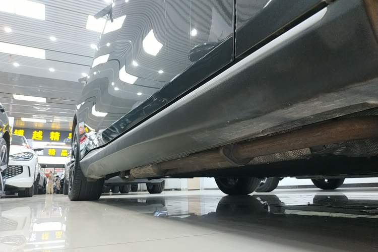 Used Deepal SL03 2023 200Max Range-Extended Version Right Side Sill