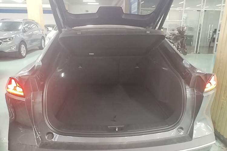 Used Deepal SL03 2023 SL03i 515MAX Pure Electric Version Trunk