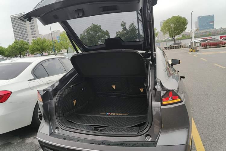 Used Deepal SL03 2023 200Max Range-Extended Version Trunk