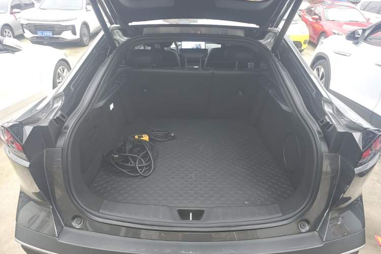 Used Deepal SL03 2023 200Max Range-Extended Version Trunk
