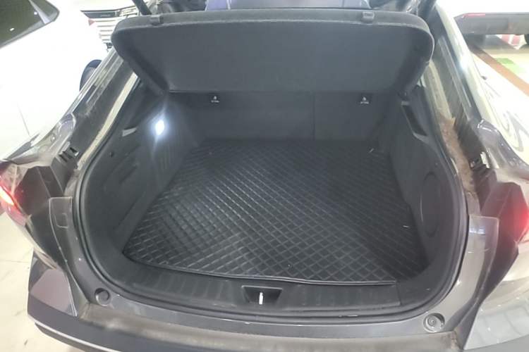 Used Deepal SL03 2023 200Max Range-Extended Version Trunk