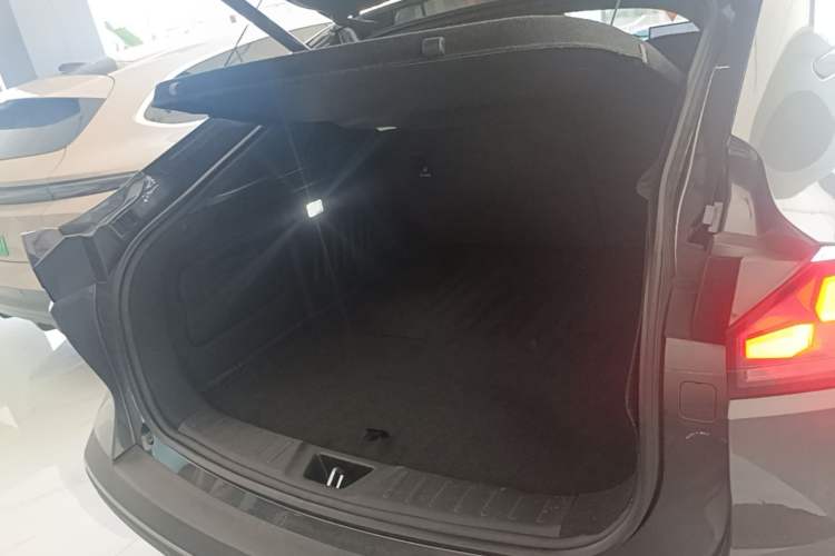 Used Deepal SL03 2023 200Max Range-Extended Version Trunk