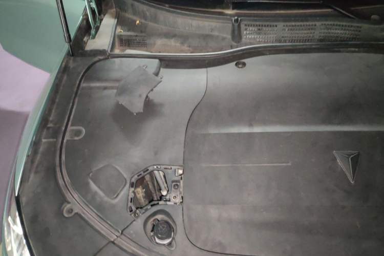 Used Deepal SL03 2023 200Max Range-Extended Version Engine Bay Right