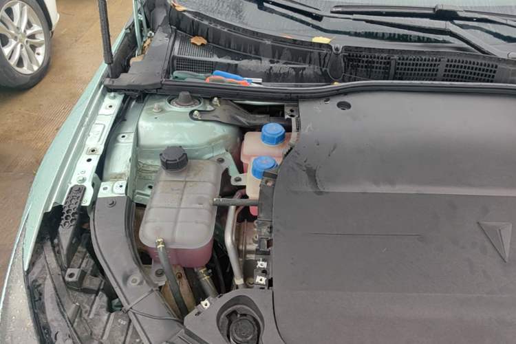 Used Deepal SL03 2023 200Max Range-Extended Version Engine Bay Right
