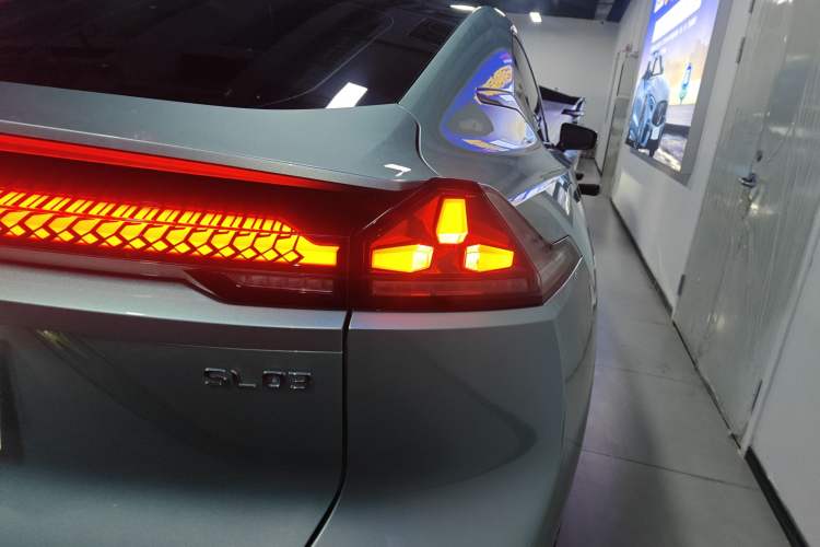 Used Deepal SL03 2023 200Max Range-Extended Version Right Rear Taillight