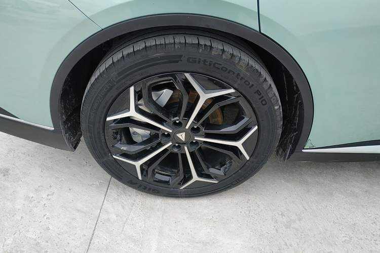 Used Deepal SL03 2023 200Max Range-Extended Version Right Rear Wheel Hub