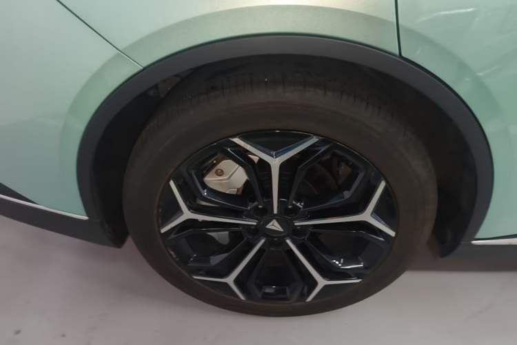 Used Deepal SL03 2023 200Max Range-Extended Version Right Rear Wheel Hub