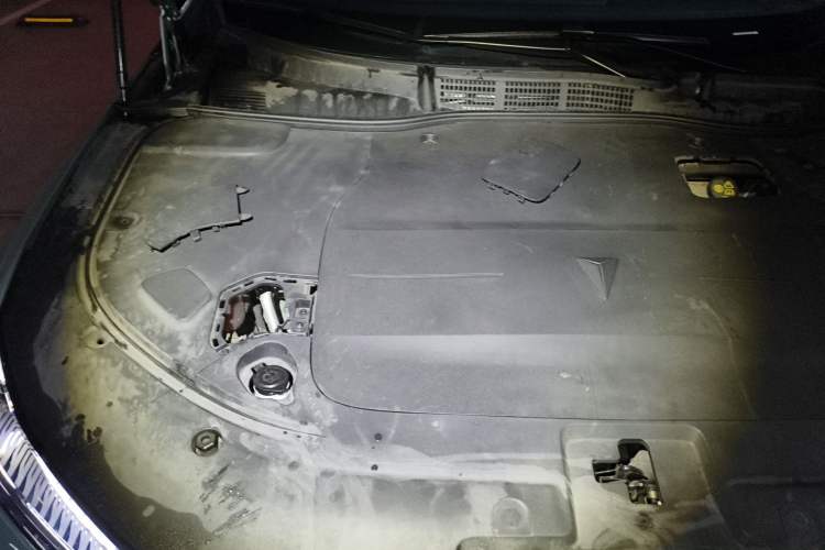 Used Deepal SL03 2023 200Max Range-Extended Version Engine Bay Right