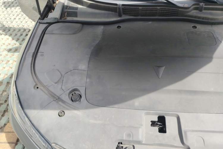 Used Deepal SL03 2023 200Max Range-Extended Version Engine Bay Right