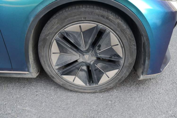 Used Deepal SL03 2023 200Max Range-Extended Version Right Front Wheel Hub