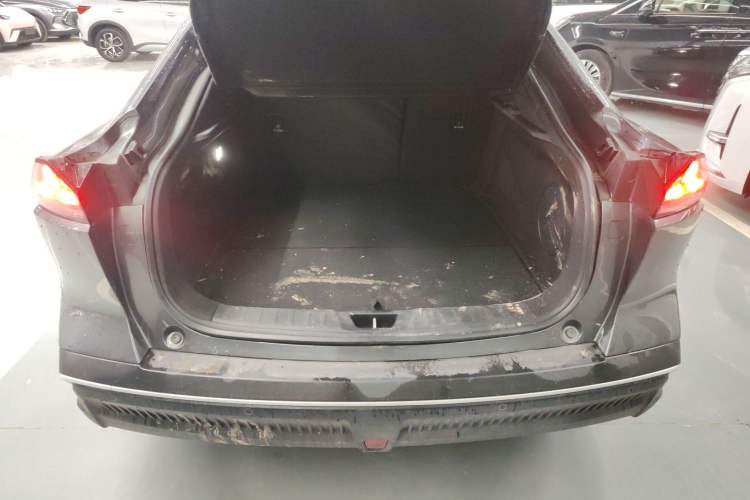 Used Deepal SL03 2023 200Max Range-Extended Version Trunk