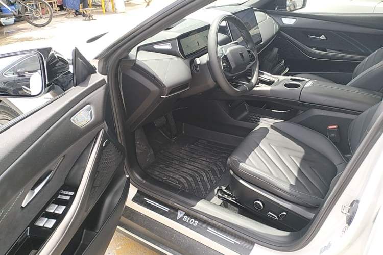 Used Deepal SL03 2023 200Max Range-Extended Version Driver Seat