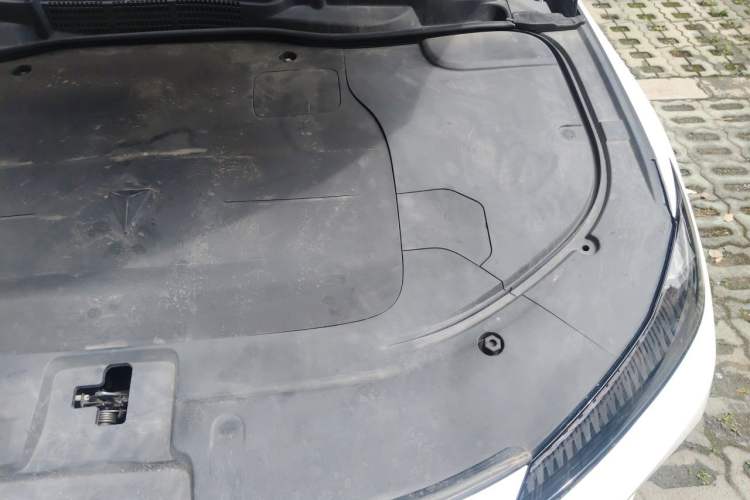 Used Deepal SL03 2023 200Max Range-Extended Version Engine Bay Left