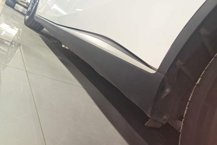 Used Deepal SL03 2023 SL03i 515MAX Pure Electric Version Left Side Sill