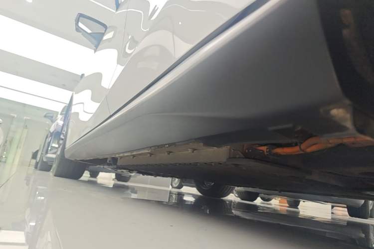 Used Deepal SL03 2023 200Max Range-Extended Version Left Side Sill