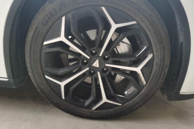 Used Deepal SL03 2023 200Max Range-Extended Version Right Front Wheel Hub