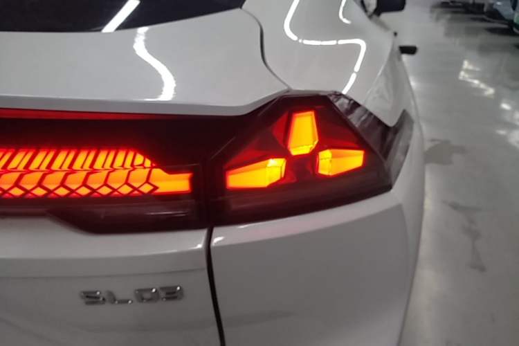 Used Deepal SL03 2023 515MAX Pure Electric Version Right Rear Taillight