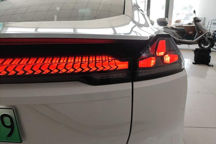 Used Deepal SL03 2023 200Max Range-Extended Version Right Rear Taillight
