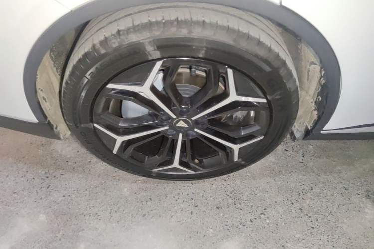 Used Deepal SL03 2023 200Max Range-Extended Version Right Rear Wheel Hub