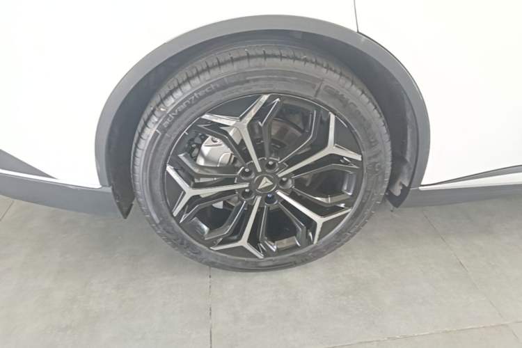 Used Deepal SL03 2023 200Max Range-Extended Version Right Rear Wheel Hub