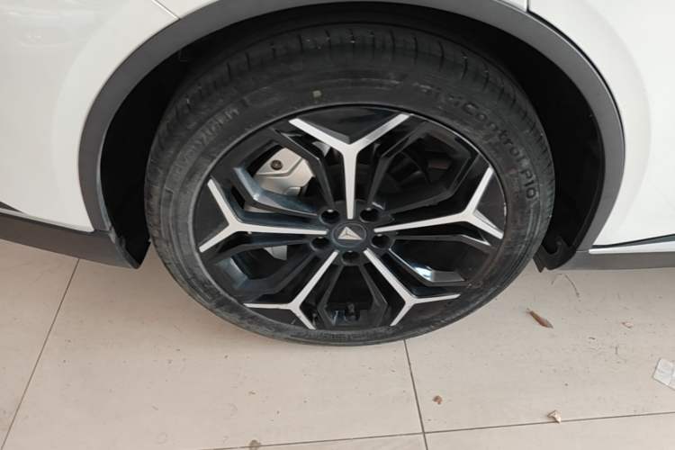 Used Deepal SL03 2023 200Max Range-Extended Version Right Rear Wheel Hub