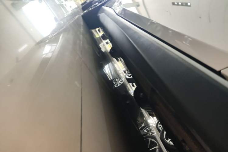 Used Deepal SL03 2023 200Max Range-Extended Version Right Side Sill