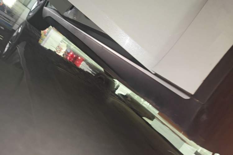 Used Deepal SL03 2023 SL03i 515MAX Pure Electric Version Right Side Sill