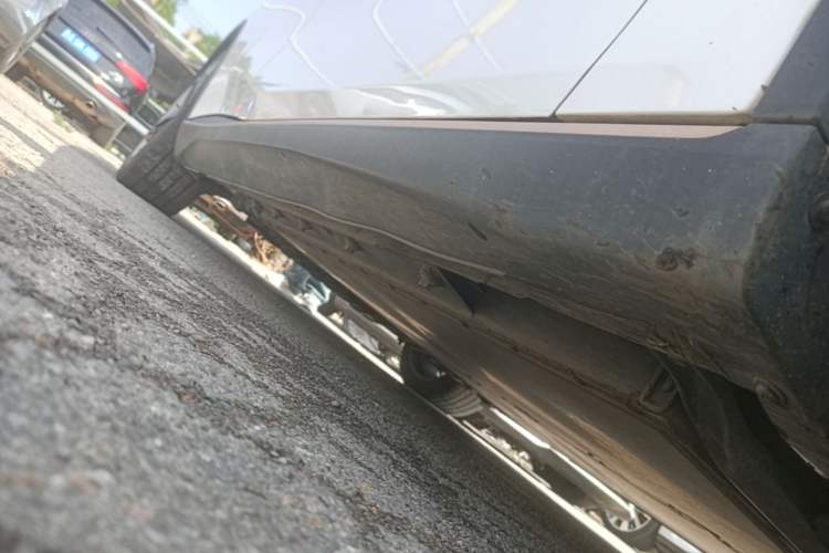 Used Deepal SL03 2023 515MAX Pure Electric Version Right Side Sill