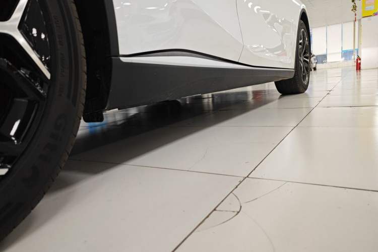 Used Deepal SL03 2023 200Max Range-Extended Version Right Side Sill