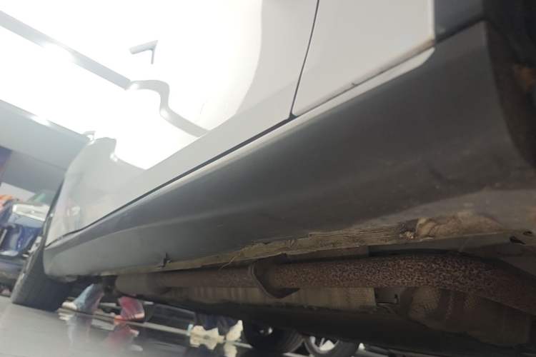 Used Deepal SL03 2023 200Max Range-Extended Version Right Side Sill