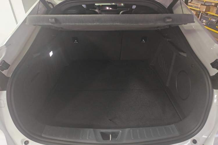 Used Deepal SL03 2023 SL03i 515MAX Pure Electric Version Trunk