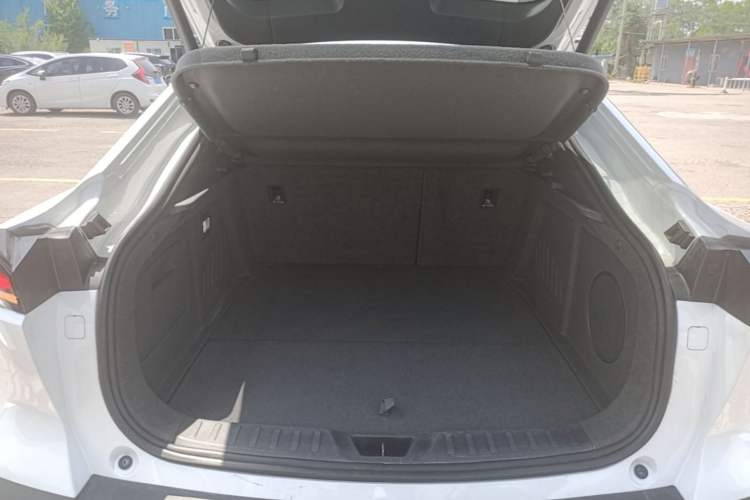 Used Deepal SL03 2023 515MAX Pure Electric Version Trunk
