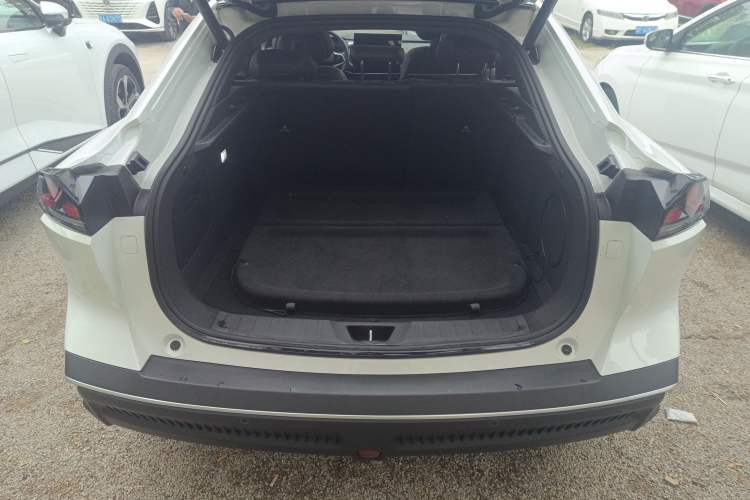 Used Deepal SL03 2023 200Max Range-Extended Version Trunk