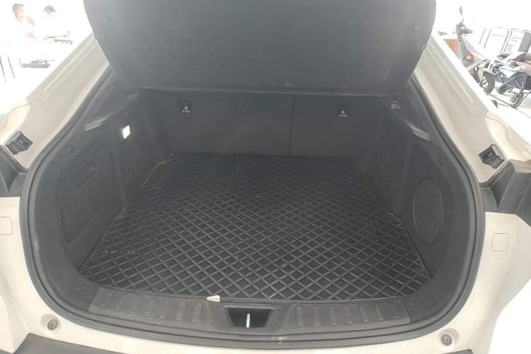 Used Deepal SL03 2023 200Max Range-Extended Version Trunk