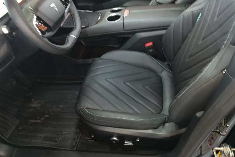 Used Deepal SL03 2024 200Max 2nd Anniversary Black Gold Knight Edition Left Front Seat