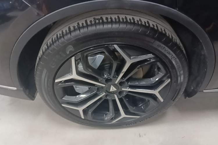 Used Deepal SL03 2024 135Plus Glory Edition Right Rear Wheel Hub