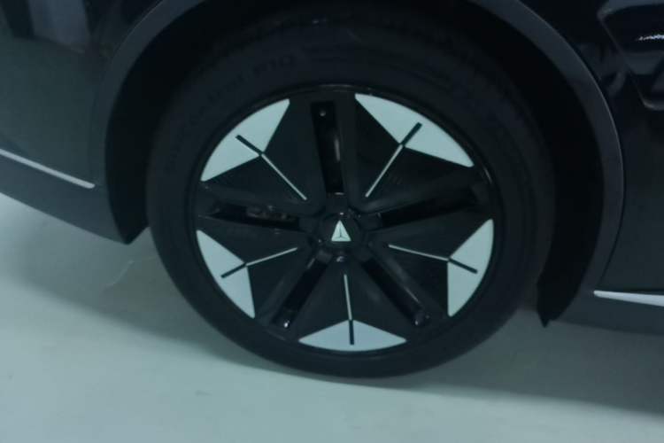 Used Deepal SL03 2024 530 Plus Pure Electric Version Right Rear Wheel Hub