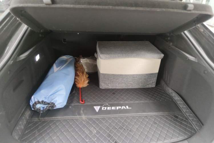 Used Deepal SL03 2024 135Plus Glory Edition Trunk