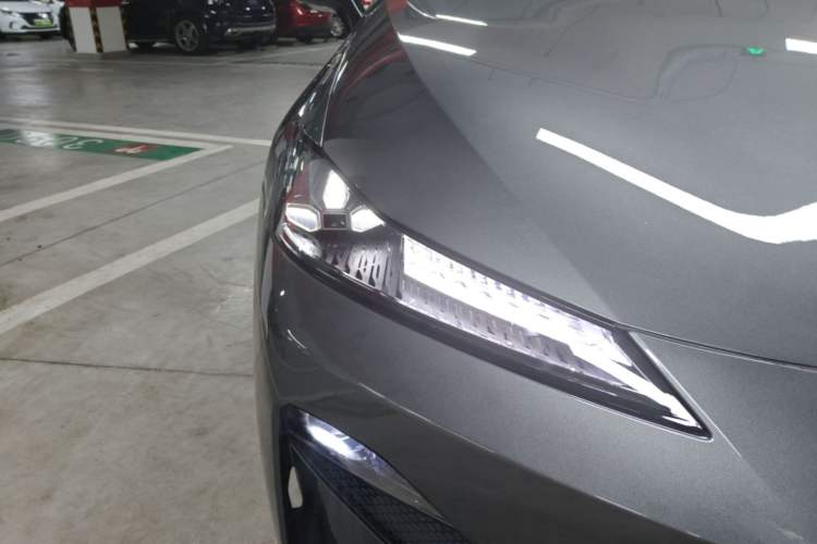 Used Deepal SL03 2024 610Max Pure Electric Version Right Front Headlight